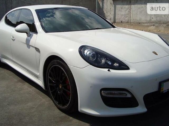 Білий Порше Panamera, об'ємом двигуна 4.8 л та пробігом 55 тис. км за 46900 $, фото 1 на Automoto.ua