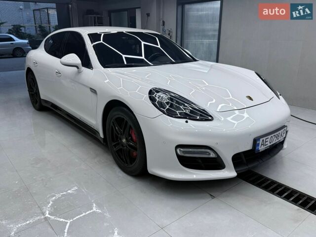 Білий Порше Panamera, об'ємом двигуна 4.81 л та пробігом 200 тис. км за 19500 $, фото 1 на Automoto.ua