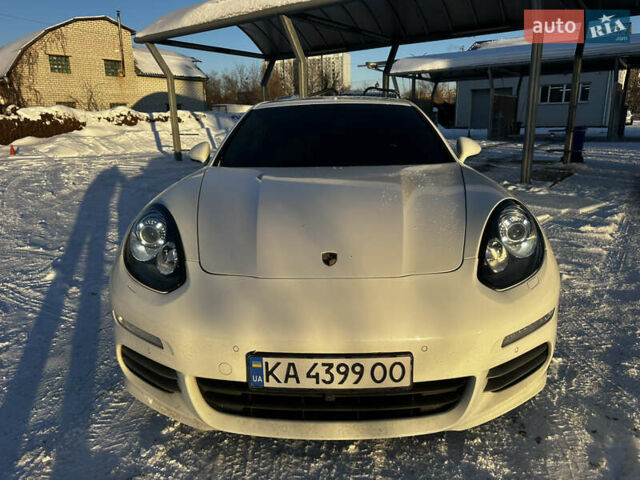 Белый Порше Панамера, объемом двигателя 3.61 л и пробегом 69 тыс. км за 27000 $, фото 1 на Automoto.ua