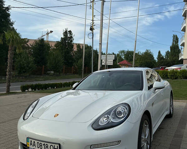 Белый Порше Панамера, объемом двигателя 3 л и пробегом 65 тыс. км за 54000 $, фото 1 на Automoto.ua