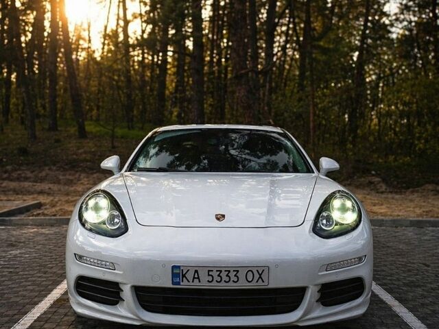 Білий Порше Panamera, об'ємом двигуна 3.61 л та пробігом 170 тис. км за 22000 $, фото 1 на Automoto.ua