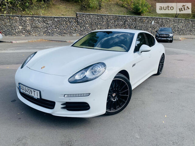 Білий Порше Panamera, об'ємом двигуна 3 л та пробігом 99 тис. км за 51000 $, фото 1 на Automoto.ua