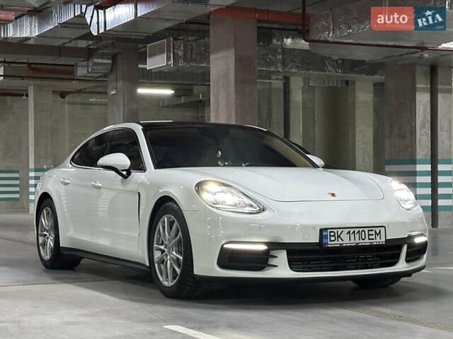 Білий Порше Panamera, об'ємом двигуна 3 л та пробігом 79 тис. км за 59900 $, фото 1 на Automoto.ua
