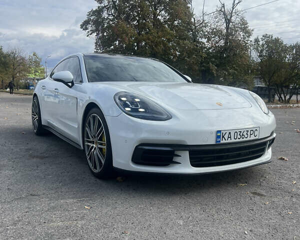 Білий Порше Panamera, об'ємом двигуна 3 л та пробігом 85 тис. км за 49300 $, фото 1 на Automoto.ua