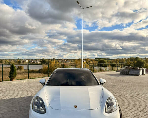 Білий Порше Panamera, об'ємом двигуна 2.89 л та пробігом 60 тис. км за 75000 $, фото 1 на Automoto.ua