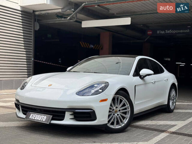 Білий Порше Panamera, об'ємом двигуна 3 л та пробігом 49 тис. км за 56000 $, фото 1 на Automoto.ua
