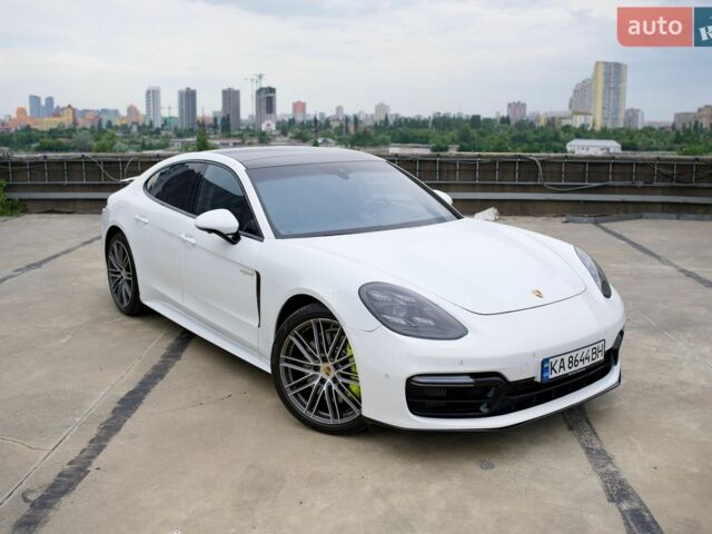 Білий Порше Panamera, об'ємом двигуна 2.89 л та пробігом 88 тис. км за 56400 $, фото 1 на Automoto.ua