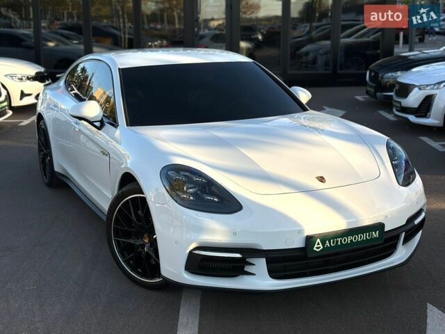Білий Порше Panamera, об'ємом двигуна 2.9 л та пробігом 60 тис. км за 74500 $, фото 1 на Automoto.ua