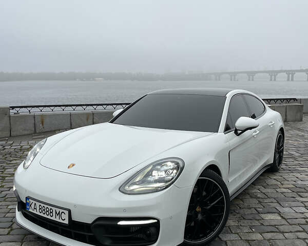Білий Порше Panamera, об'ємом двигуна 2.89 л та пробігом 26 тис. км за 105000 $, фото 1 на Automoto.ua