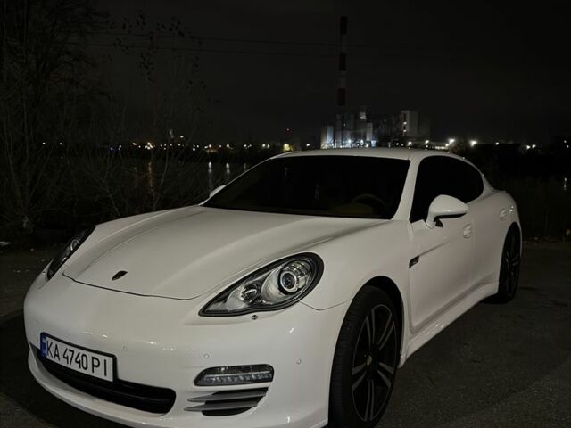 Белый Порше Панамера, объемом двигателя 3.6 л и пробегом 118 тыс. км за 18700 $, фото 1 на Automoto.ua