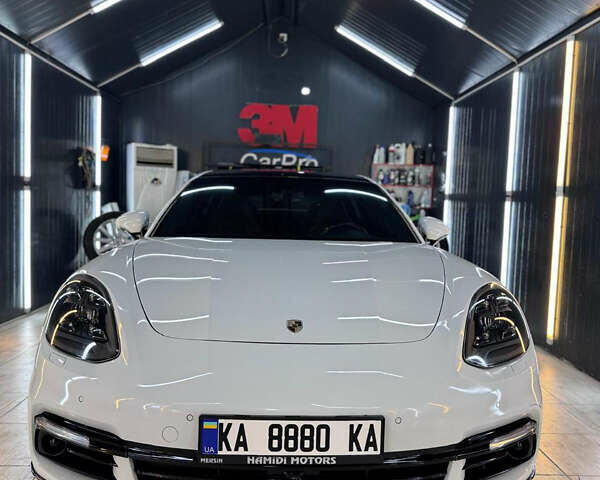 Білий Порше Panamera, об'ємом двигуна 3 л та пробігом 170 тис. км за 58000 $, фото 1 на Automoto.ua