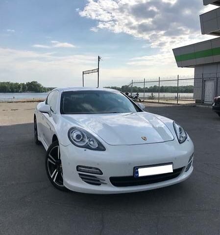 Білий Порше Panamera, об'ємом двигуна 4.8 л та пробігом 136 тис. км за 46000 $, фото 1 на Automoto.ua