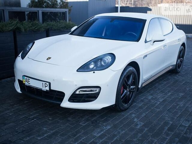 Білий Порше Panamera, об'ємом двигуна 4.8 л та пробігом 155 тис. км за 53000 $, фото 1 на Automoto.ua