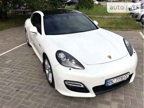 Білий Порше Panamera, об'ємом двигуна 4.8 л та пробігом 66 тис. км за 65000 $, фото 1 на Automoto.ua