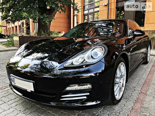 Чорний Порше Panamera, об'ємом двигуна 4.8 л та пробігом 45 тис. км за 35500 $, фото 1 на Automoto.ua