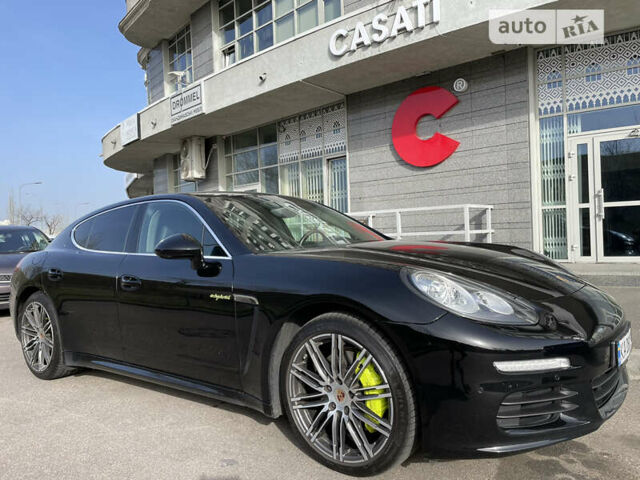 Чорний Порше Panamera, об'ємом двигуна 3 л та пробігом 130 тис. км за 37000 $, фото 1 на Automoto.ua