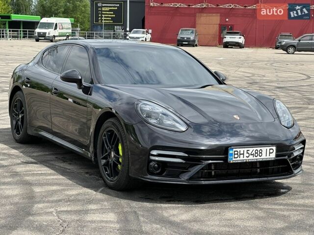 Чорний Порше Panamera, об'ємом двигуна 3 л та пробігом 335 тис. км за 24500 $, фото 1 на Automoto.ua