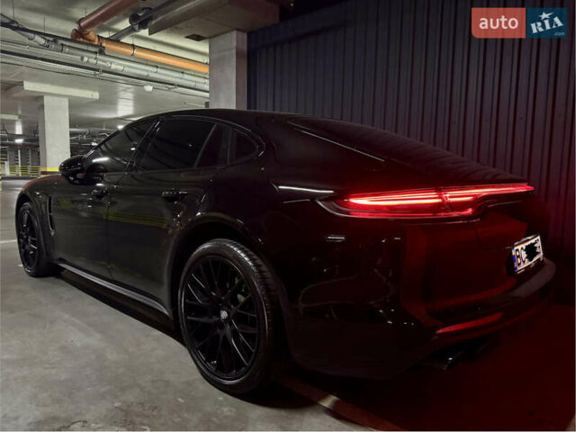 Черный Порше Панамера, объемом двигателя 2.89 л и пробегом 35 тыс. км за 94800 $, фото 1 на Automoto.ua