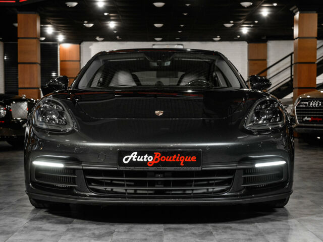 Чорний Порше Panamera, об'ємом двигуна 29 л та пробігом 32 тис. км за 94000 $, фото 1 на Automoto.ua