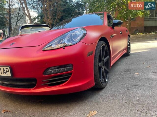 Червоний Порше Panamera, об'ємом двигуна 3 л та пробігом 129 тис. км за 22900 $, фото 1 на Automoto.ua
