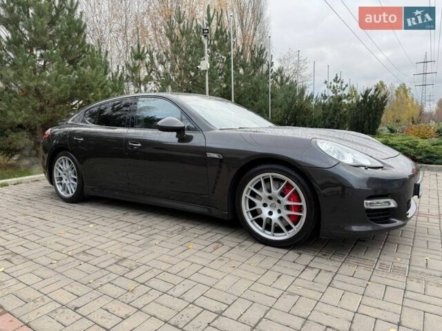 Сірий Порше Panamera, об'ємом двигуна 4.81 л та пробігом 165 тис. км за 17999 $, фото 1 на Automoto.ua