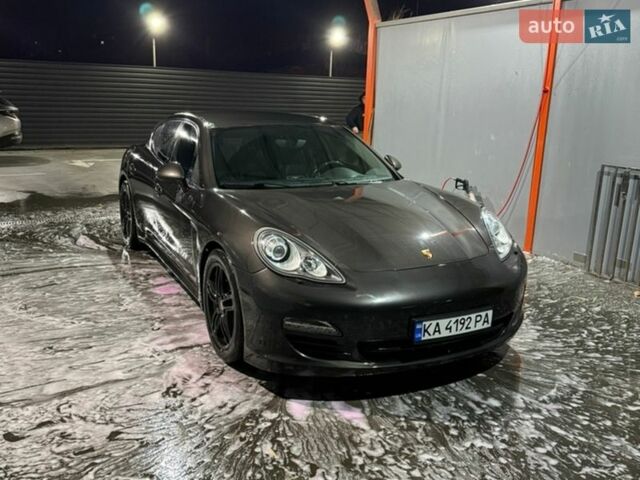 Сірий Порше Panamera, об'ємом двигуна 2.97 л та пробігом 190 тис. км за 27500 $, фото 1 на Automoto.ua