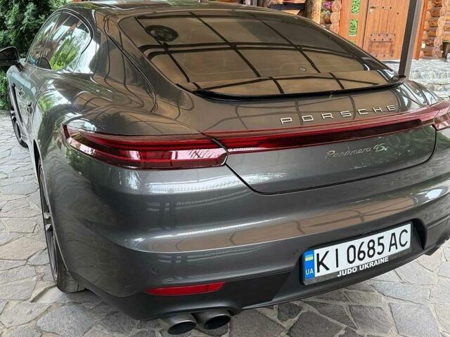 Сірий Порше Panamera, об'ємом двигуна 3 л та пробігом 150 тис. км за 35000 $, фото 1 на Automoto.ua