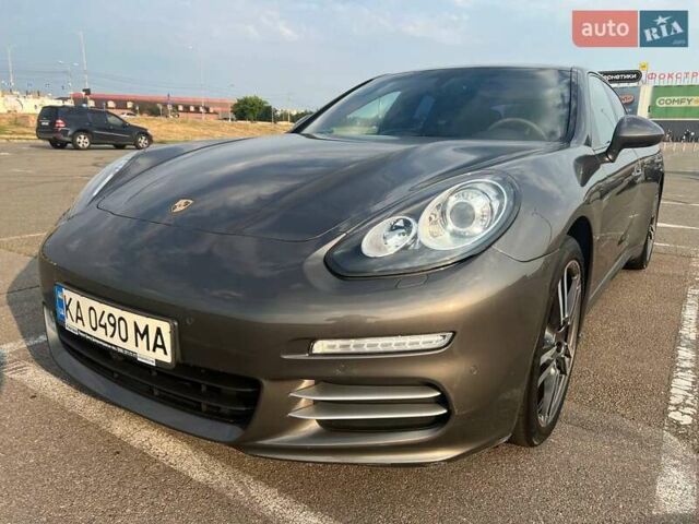 Сірий Порше Panamera, об'ємом двигуна 3.61 л та пробігом 180 тис. км за 30000 $, фото 1 на Automoto.ua