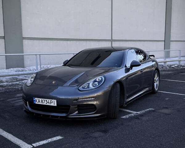 Серый Порше Панамера, объемом двигателя 3.61 л и пробегом 118 тыс. км за 26999 $, фото 1 на Automoto.ua