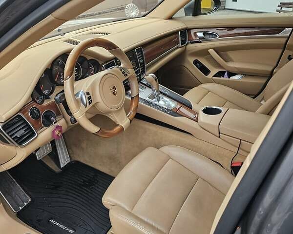 Сірий Порше Panamera, об'ємом двигуна 2.97 л та пробігом 190 тис. км за 55000 $, фото 1 на Automoto.ua