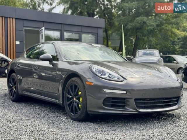 Сірий Порше Panamera, об'ємом двигуна 3 л та пробігом 98 тис. км за 18900 $, фото 1 на Automoto.ua