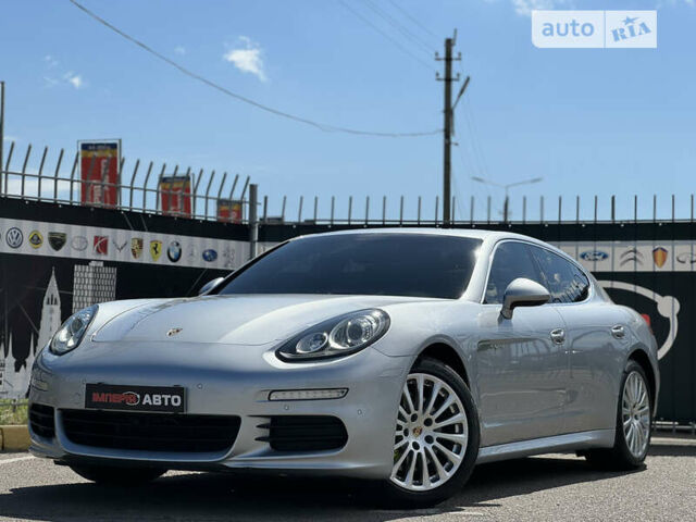 Сірий Порше Panamera, об'ємом двигуна 3 л та пробігом 196 тис. км за 32900 $, фото 1 на Automoto.ua