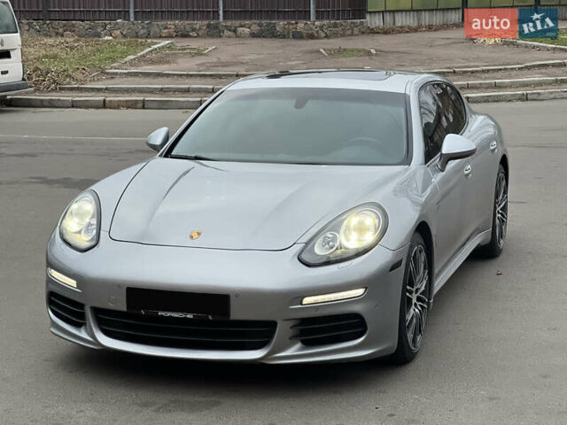 Сірий Порше Panamera, об'ємом двигуна 3 л та пробігом 88 тис. км за 28000 $, фото 1 на Automoto.ua