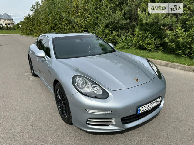 Сірий Порше Panamera, об'ємом двигуна 3 л та пробігом 106 тис. км за 40000 $, фото 1 на Automoto.ua