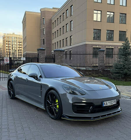 Сірий Порше Panamera, об'ємом двигуна 4 л та пробігом 70 тис. км за 69000 $, фото 1 на Automoto.ua
