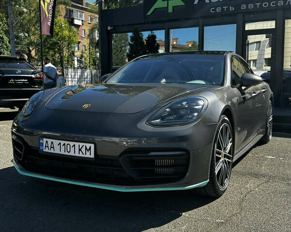 Сірий Порше Panamera, об'ємом двигуна 4 л та пробігом 49 тис. км за 89000 $, фото 1 на Automoto.ua