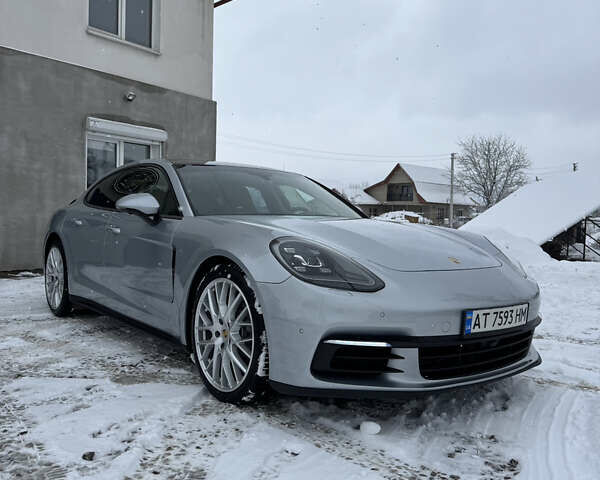 Сірий Порше Panamera, об'ємом двигуна 3 л та пробігом 79 тис. км за 48200 $, фото 1 на Automoto.ua