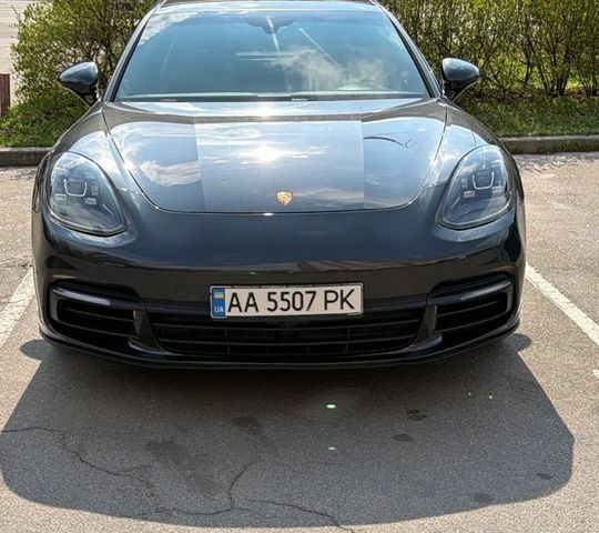 Сірий Порше Panamera, об'ємом двигуна 2.89 л та пробігом 150 тис. км за 42999 $, фото 1 на Automoto.ua