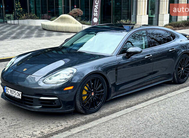 Сірий Порше Panamera, об'ємом двигуна 3 л та пробігом 150 тис. км за 42000 $, фото 1 на Automoto.ua