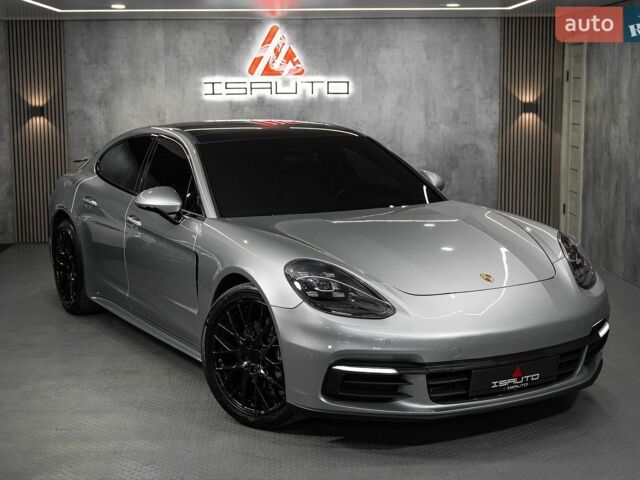 Сірий Порше Panamera, об'ємом двигуна 3 л та пробігом 62 тис. км за 45500 $, фото 1 на Automoto.ua
