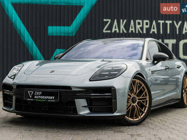 Серый Порше Панамера, объемом двигателя 4 л и пробегом 4 тыс. км за 319000 $, фото 1 на Automoto.ua
