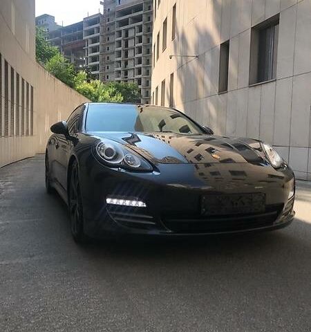 Сірий Порше Panamera, об'ємом двигуна 4.8 л та пробігом 70 тис. км за 46500 $, фото 1 на Automoto.ua