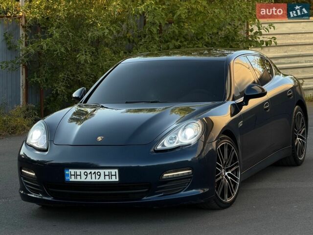 Синій Порше Panamera, об'ємом двигуна 3.6 л та пробігом 245 тис. км за 15700 $, фото 1 на Automoto.ua