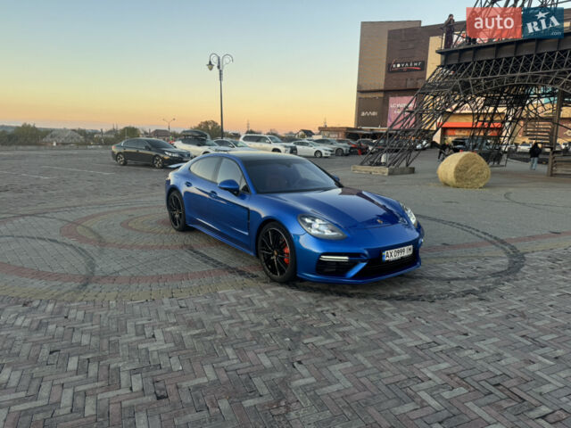 Синій Порше Panamera, об'ємом двигуна 4 л та пробігом 92 тис. км за 82000 $, фото 1 на Automoto.ua