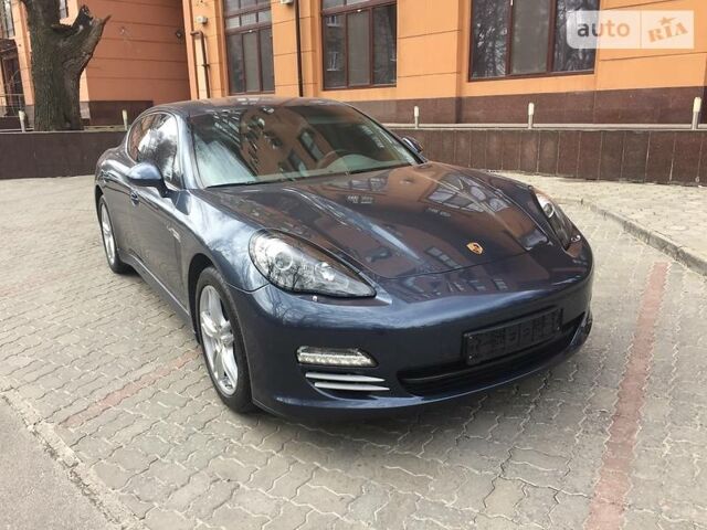 Синій Порше Panamera, об'ємом двигуна 3 л та пробігом 67 тис. км за 44500 $, фото 1 на Automoto.ua