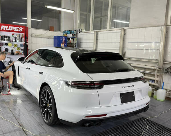Белый Порше Panamera Sport Turismo, объемом двигателя 2.89 л и пробегом 48 тыс. км за 75000 $, фото 1 на Automoto.ua