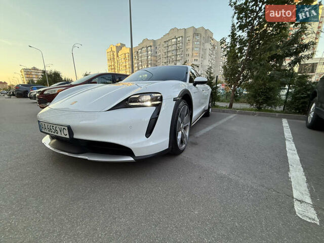 Белый Порше Тайкан, объемом двигателя 0 л и пробегом 42 тыс. км за 75000 $, фото 1 на Automoto.ua
