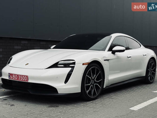 Белый Порше Тайкан, объемом двигателя 0 л и пробегом 15 тыс. км за 63700 $, фото 1 на Automoto.ua