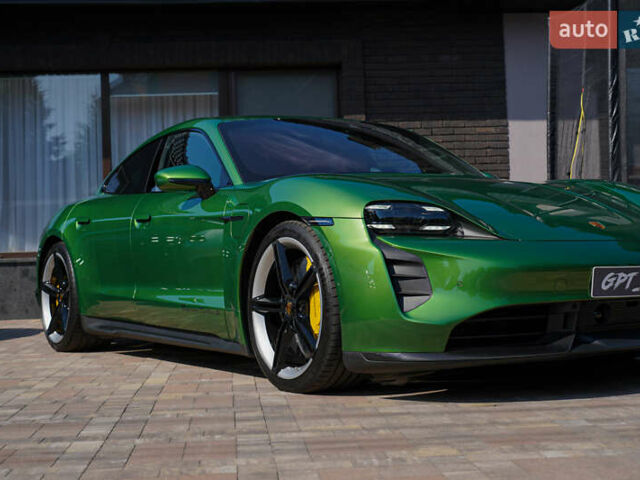 Зеленый Порше Тайкан, объемом двигателя 0 л и пробегом 9 тыс. км за 104700 $, фото 1 на Automoto.ua