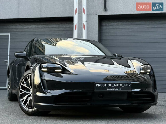 Черный Порше Taycan Cross Turismo, объемом двигателя 0 л и пробегом 15 тыс. км за 88000 $, фото 1 на Automoto.ua
